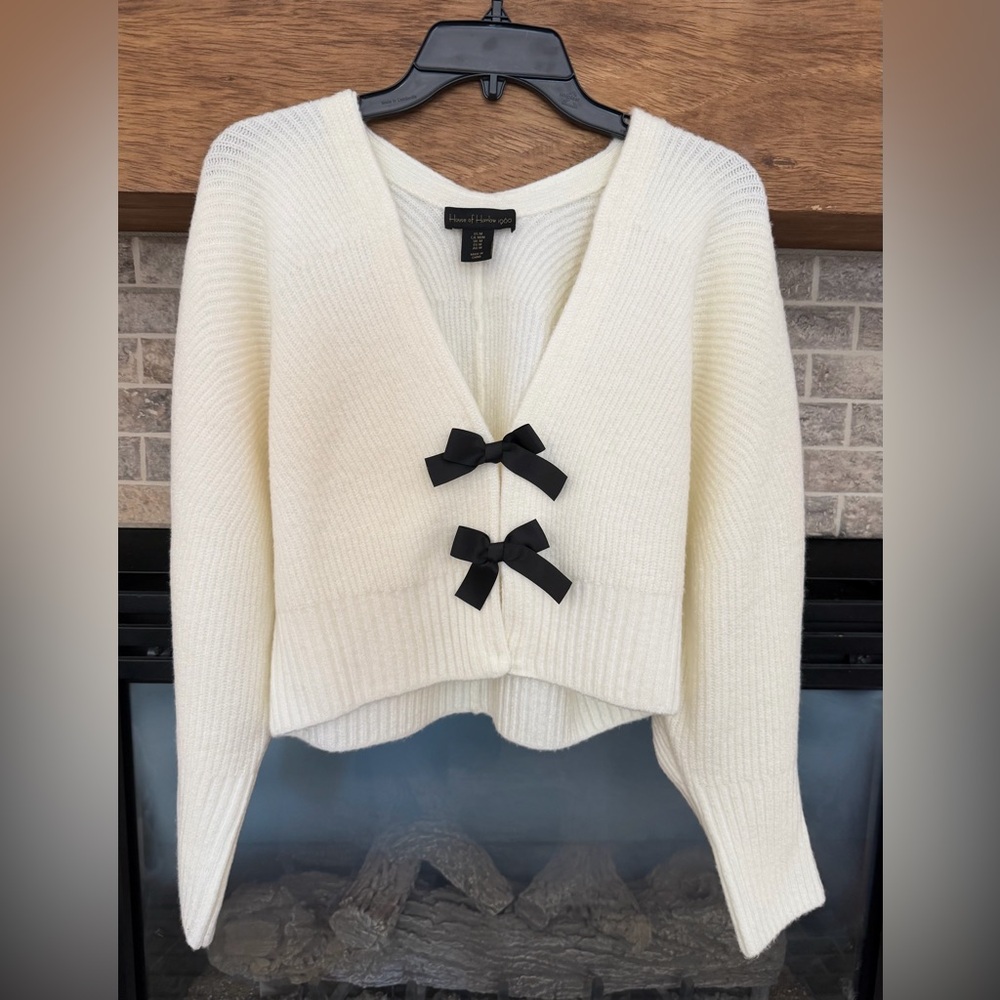 House of Harlow 1960 Women's Cream Sweater with Black Bows